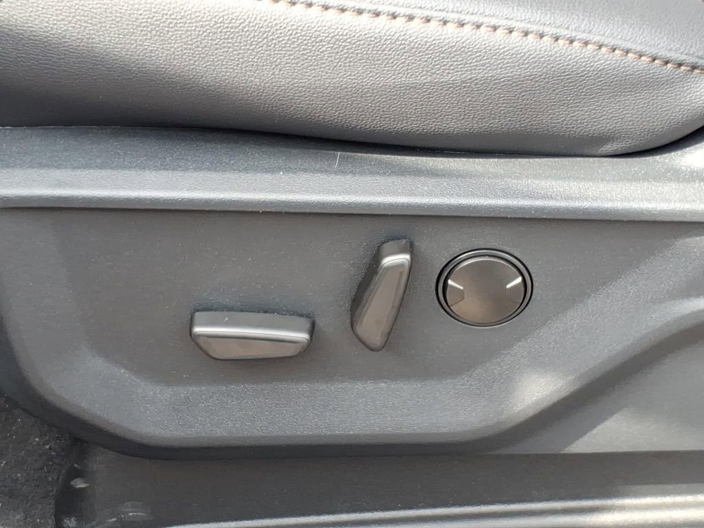 New 2026 Ford F350 Lariat w/ Black Appearance Package image 18