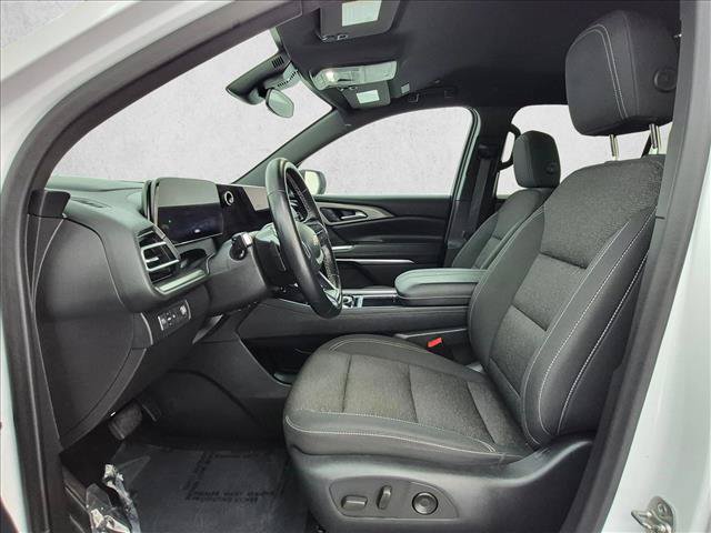 Used 2024 Chevrolet Traverse LT FWD image 11