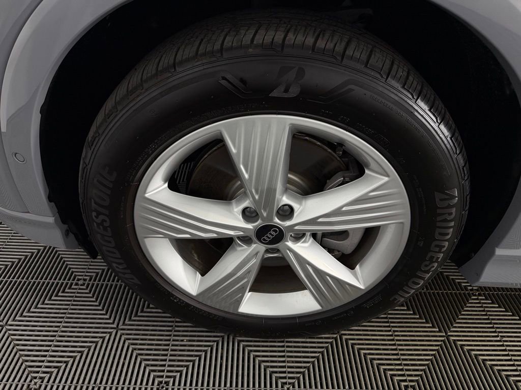 Used 2024 Audi Q4 e-tron Prestige AWD/4WD image 12