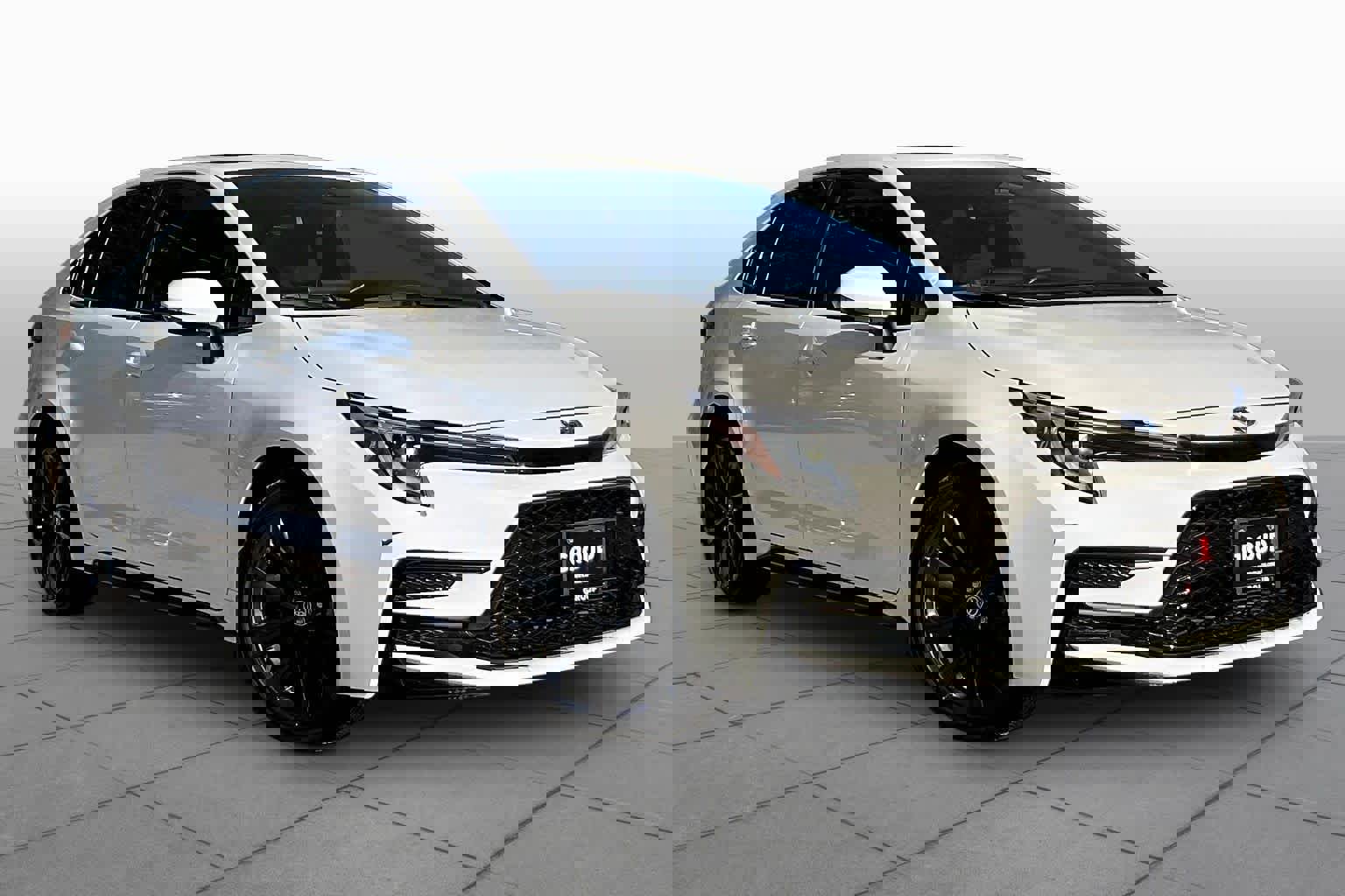 Used 2024 Toyota Corolla SE w/ SE Package image 3