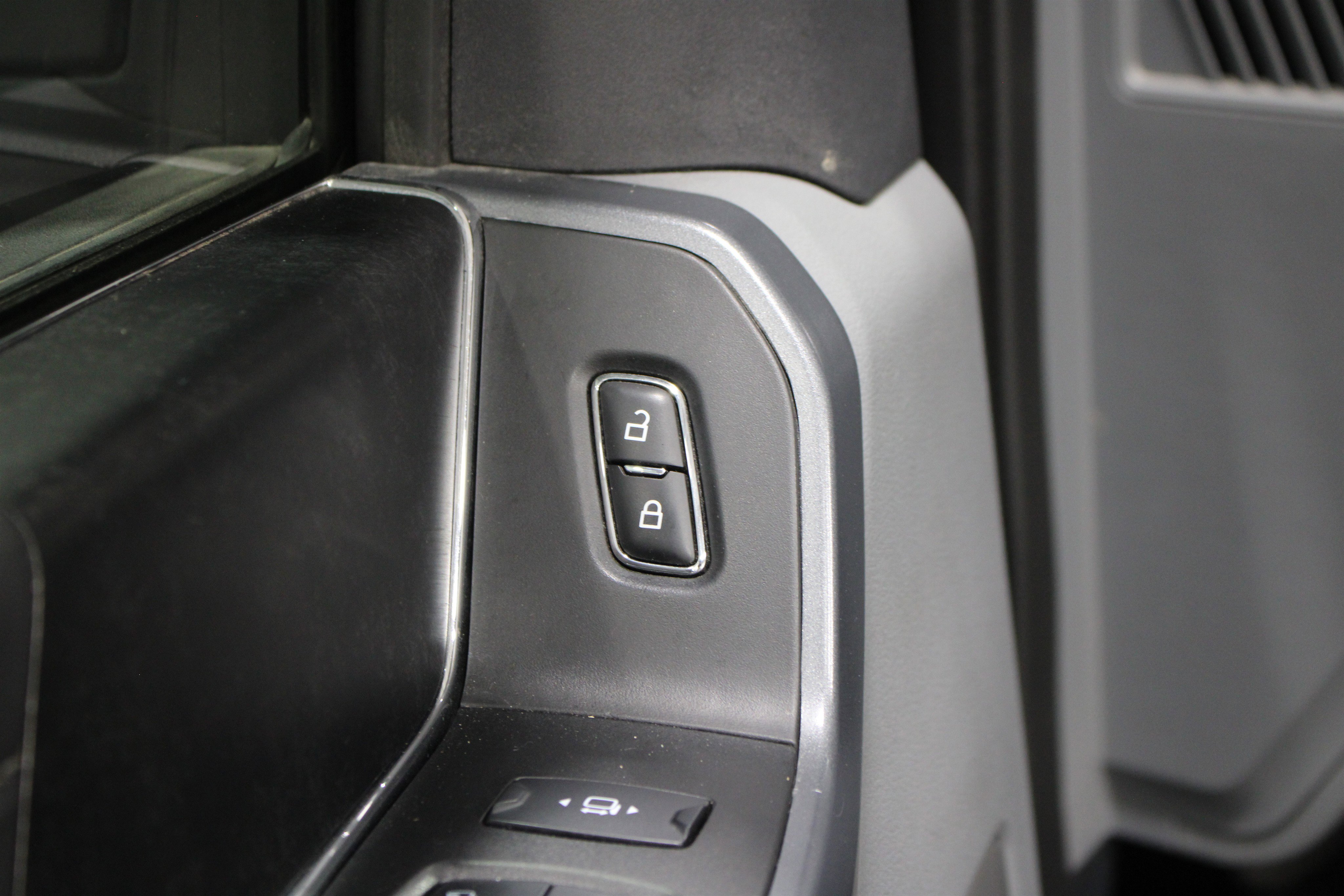 Used 2023 Ford F250 XLT w/ Tremor Off-Road Package image 8