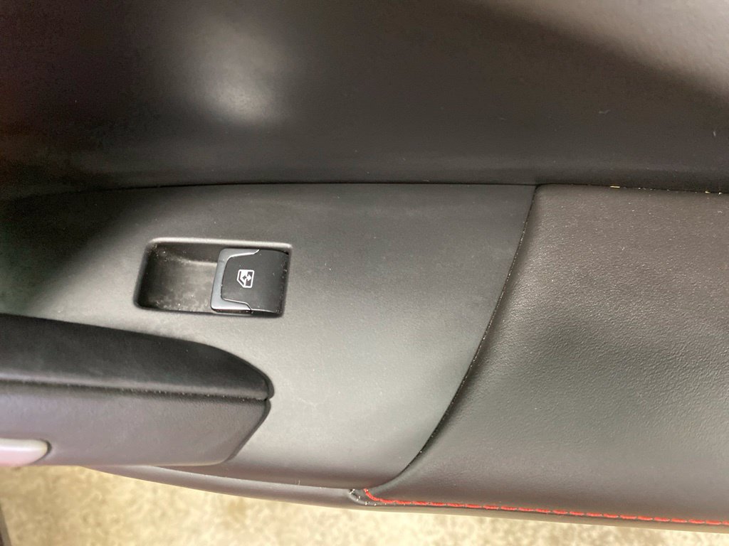 Used 2019 Chevrolet Corvette Z06 RWD image 17