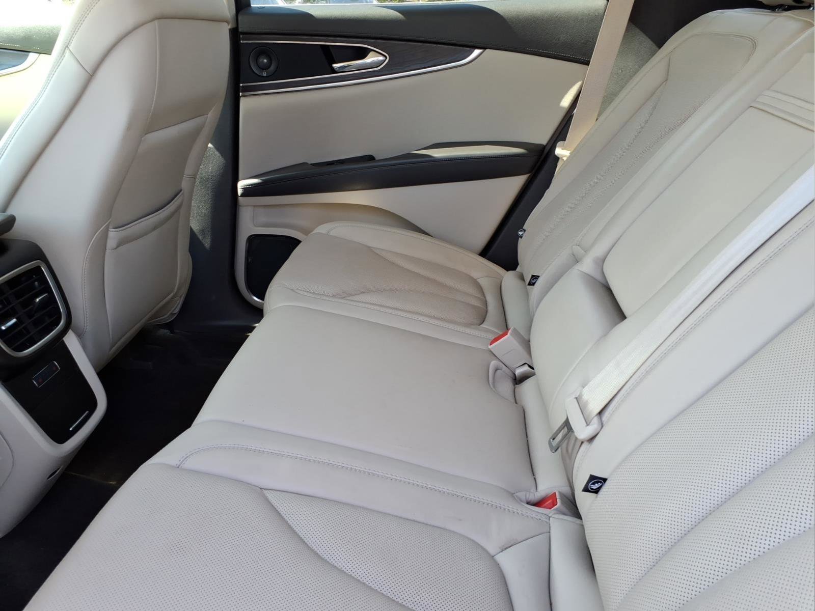 Certified 2020 Lincoln Nautilus Reserve image 16