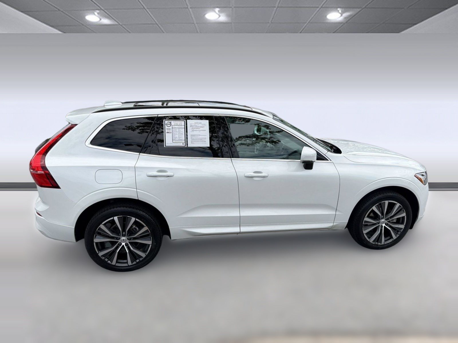 Certified 2022 Volvo XC60 B5 Momentum w/ Climate Package AWD/4WD image 8