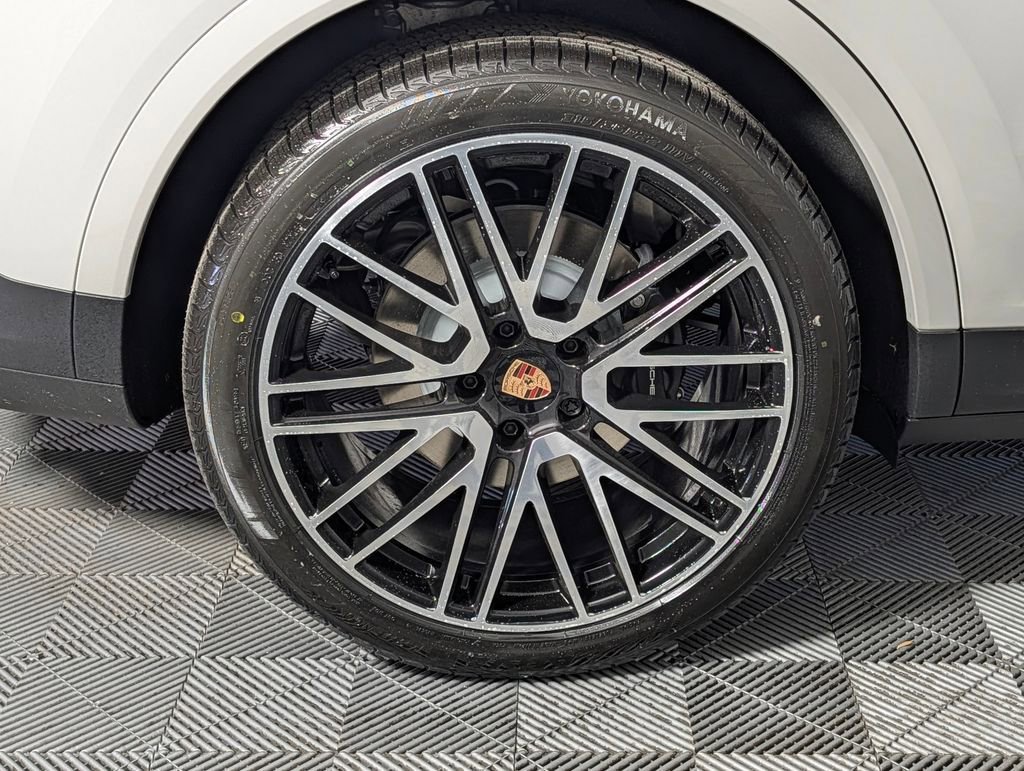 New 2026 Porsche Cayenne image 13