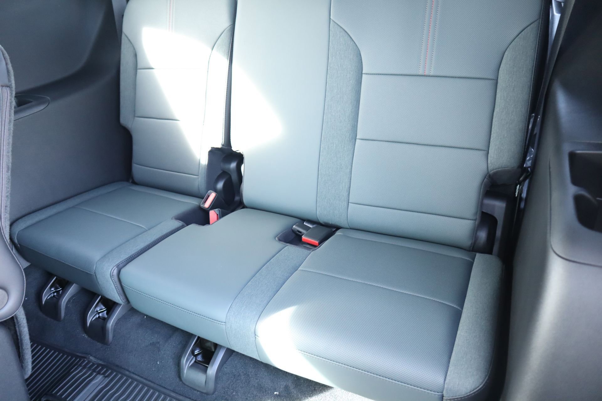 New 2026 GMC Acadia AT4 w/ Super Cruise Package image 15