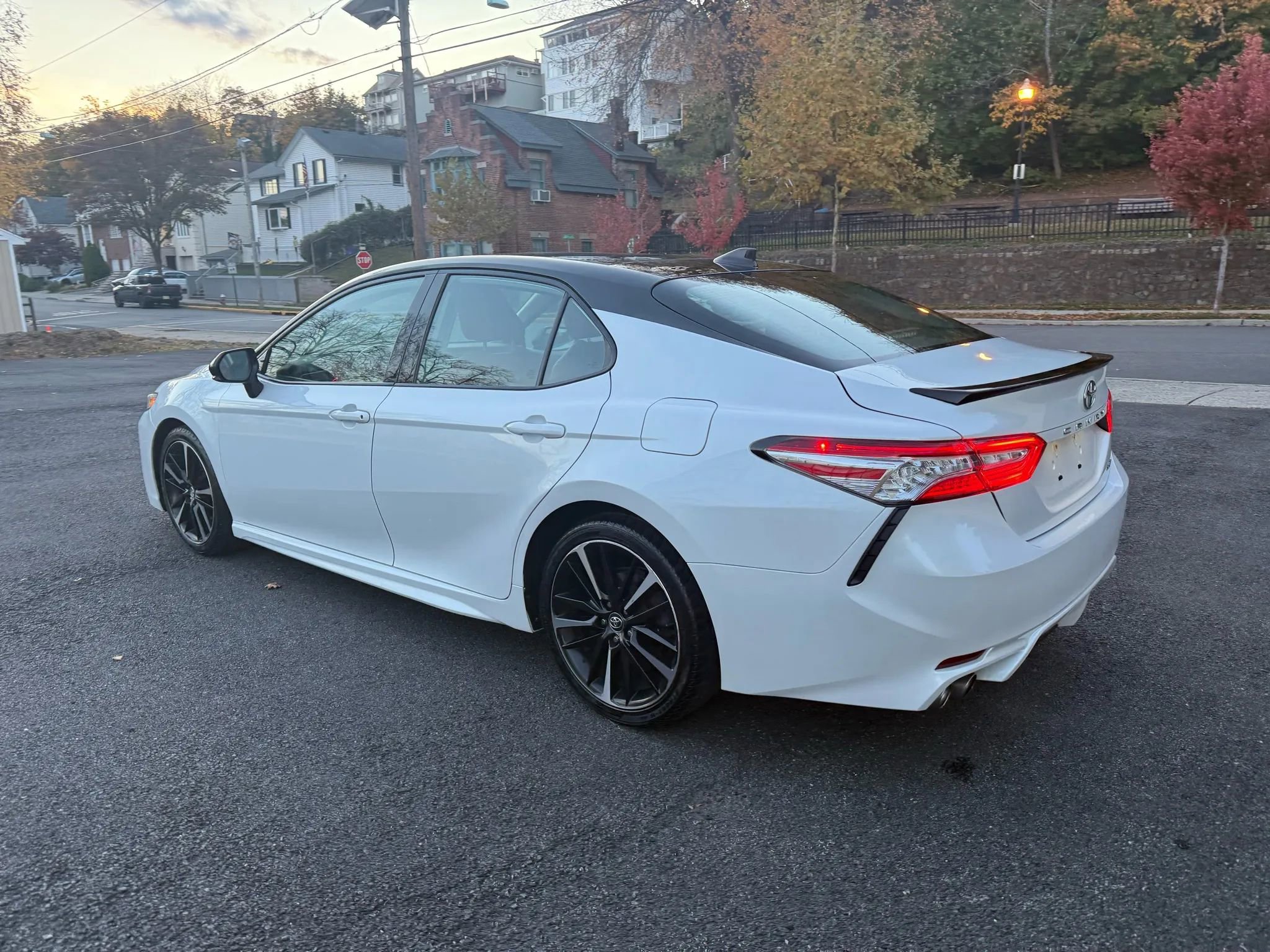 Used 2020 Toyota Camry XSE image 8