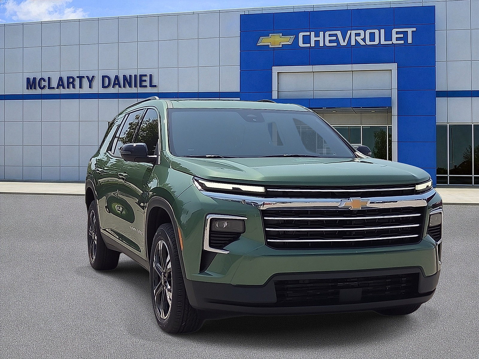 New 2027 Chevrolet Traverse LT w/ Sun and Wheel Package