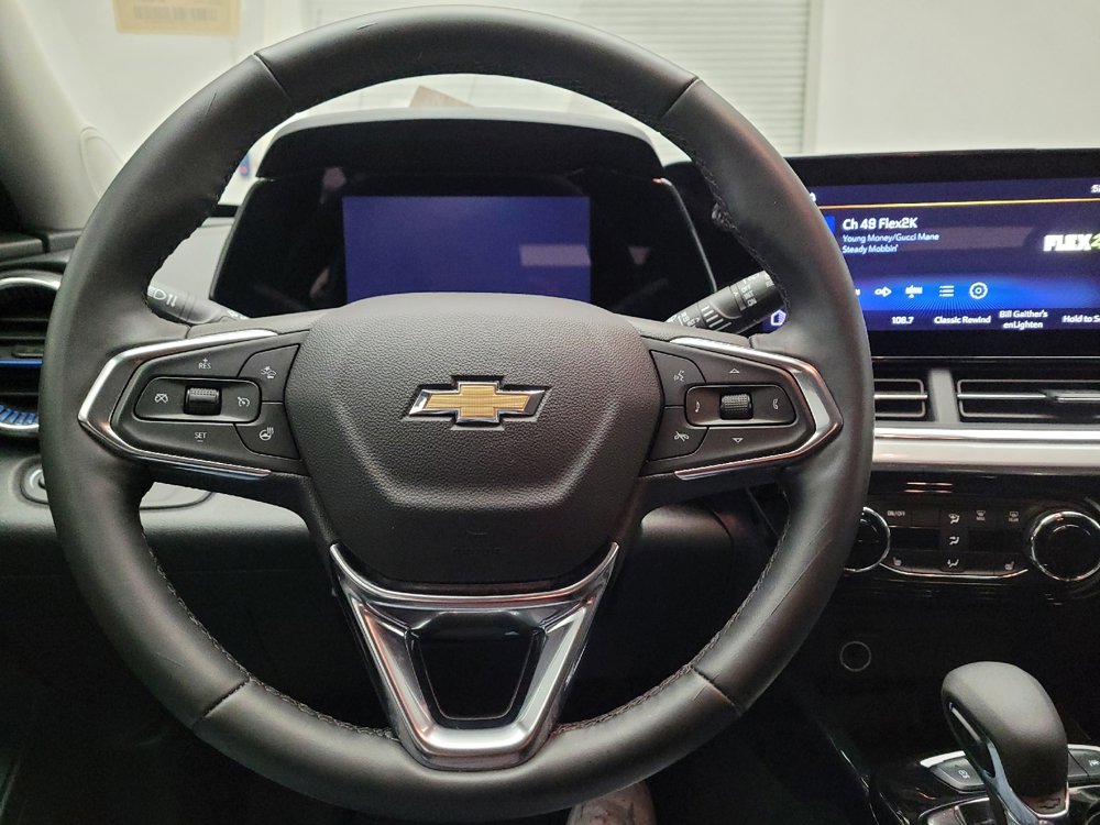 Used 2025 Chevrolet Trax LT w/ LT Convenience Package image 22