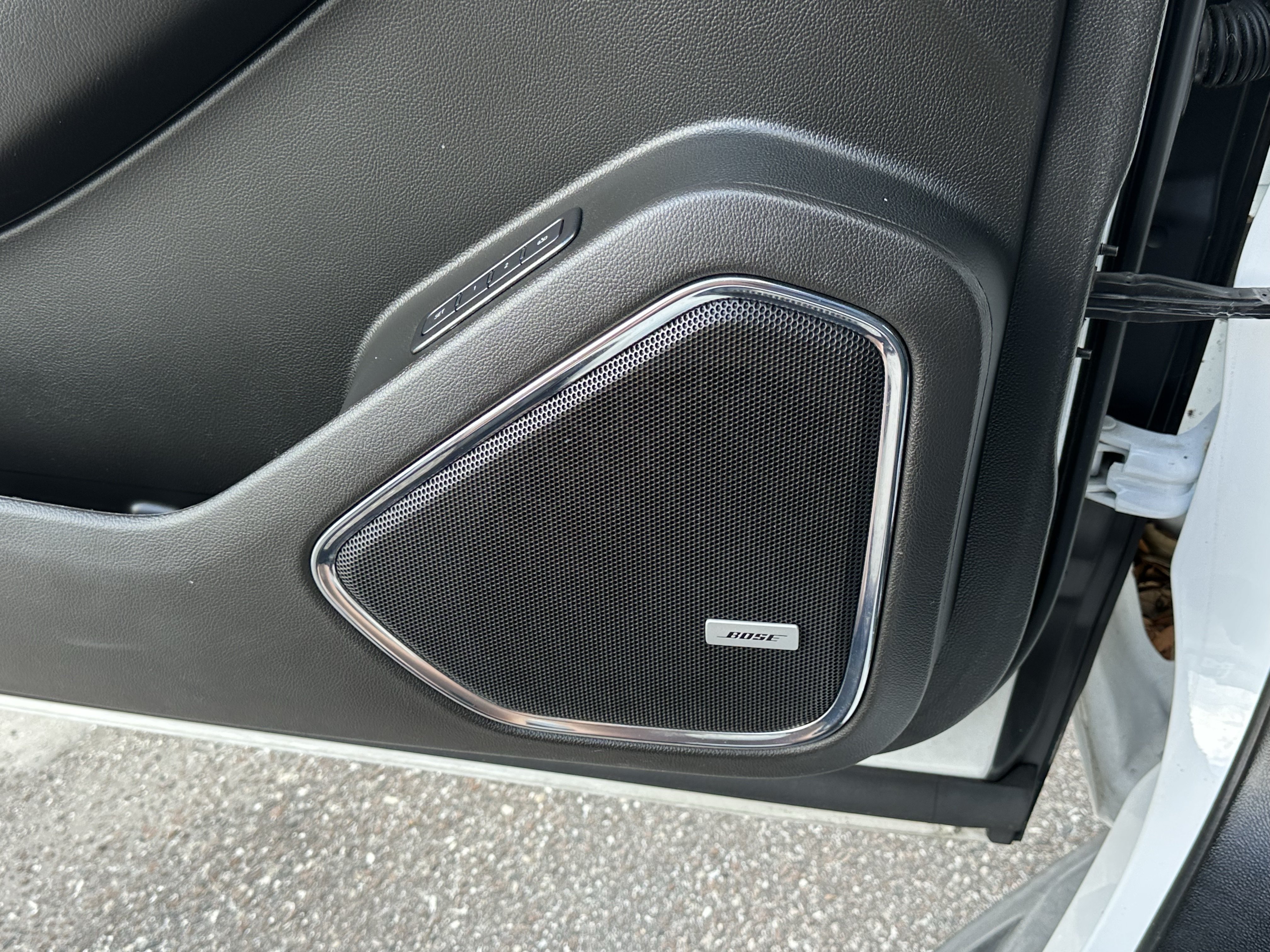 Certified 2019 Chevrolet Suburban LT RWD image 24