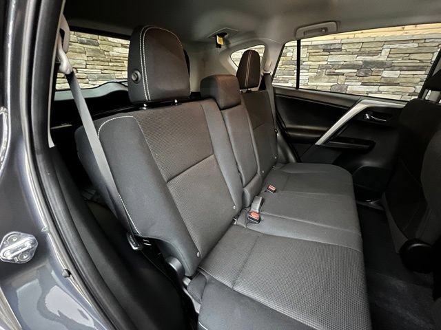 Used 2018 Toyota RAV4 XLE AWD/4WD image 38