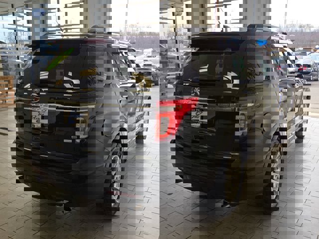 Used 2013 Ford Explorer XLT image 14