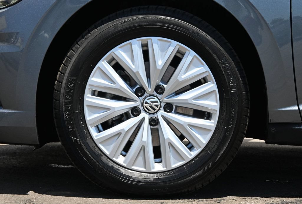Used 2019 Volkswagen Jetta S w/ Driver Assistance Package FWD image 9