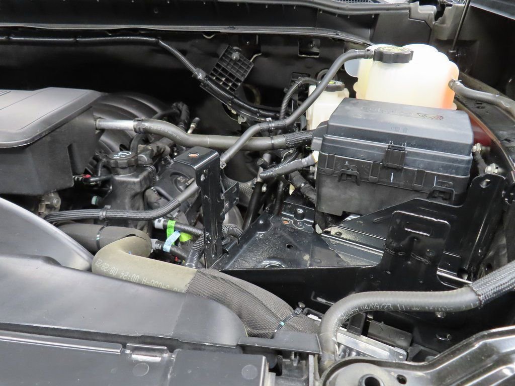 Used 2024 Chevrolet Silverado 2500 ZR2 w/ Technology Package image 33