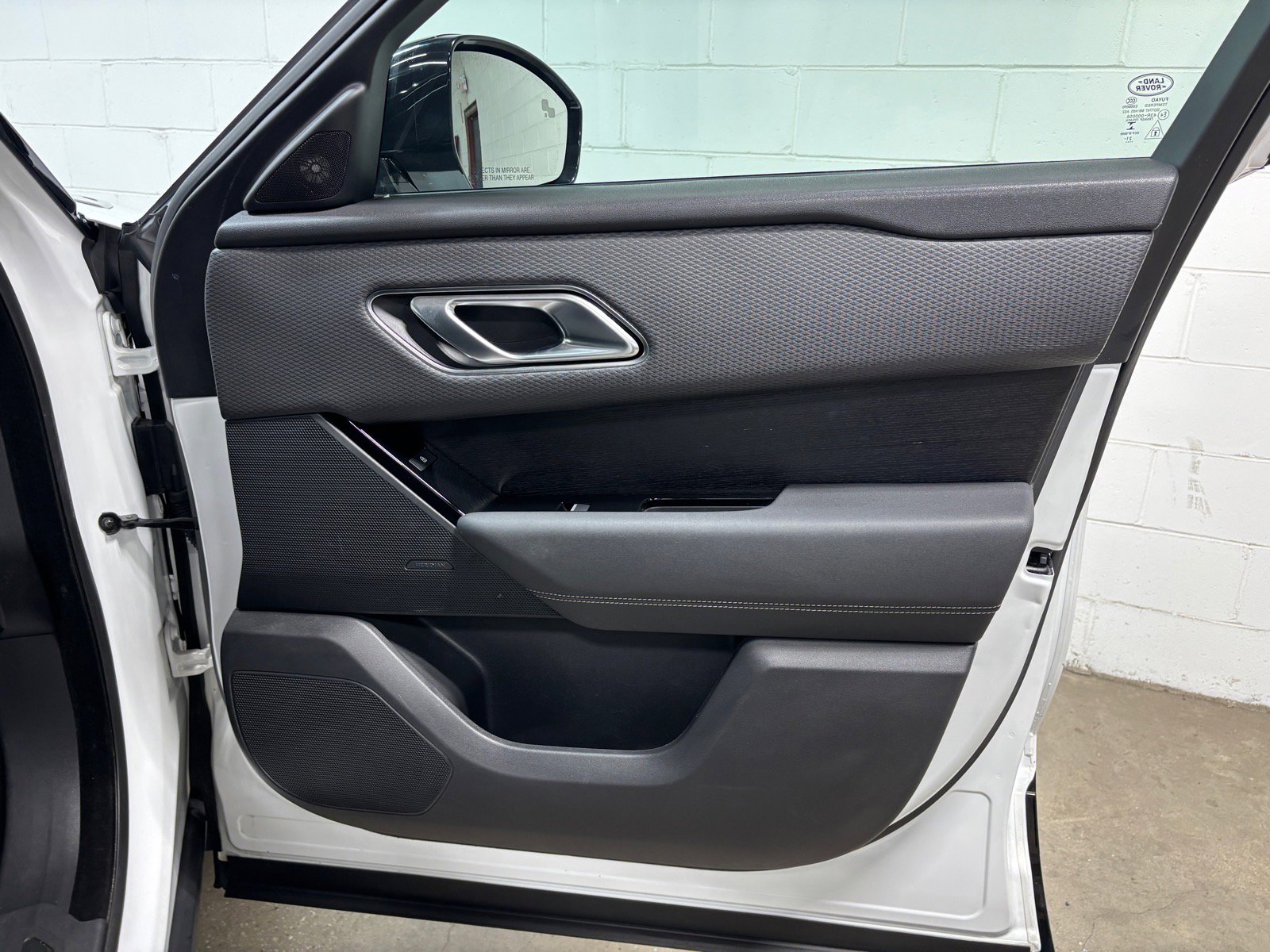 Used 2022 Land Rover Range Rover Velar R-Dynamic S AWD/4WD image 34