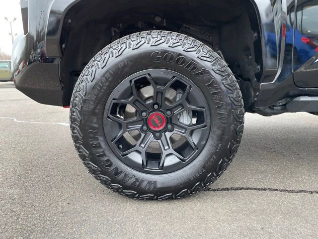 Used 2025 Toyota Tacoma TRD Pro AWD/4WD image 36