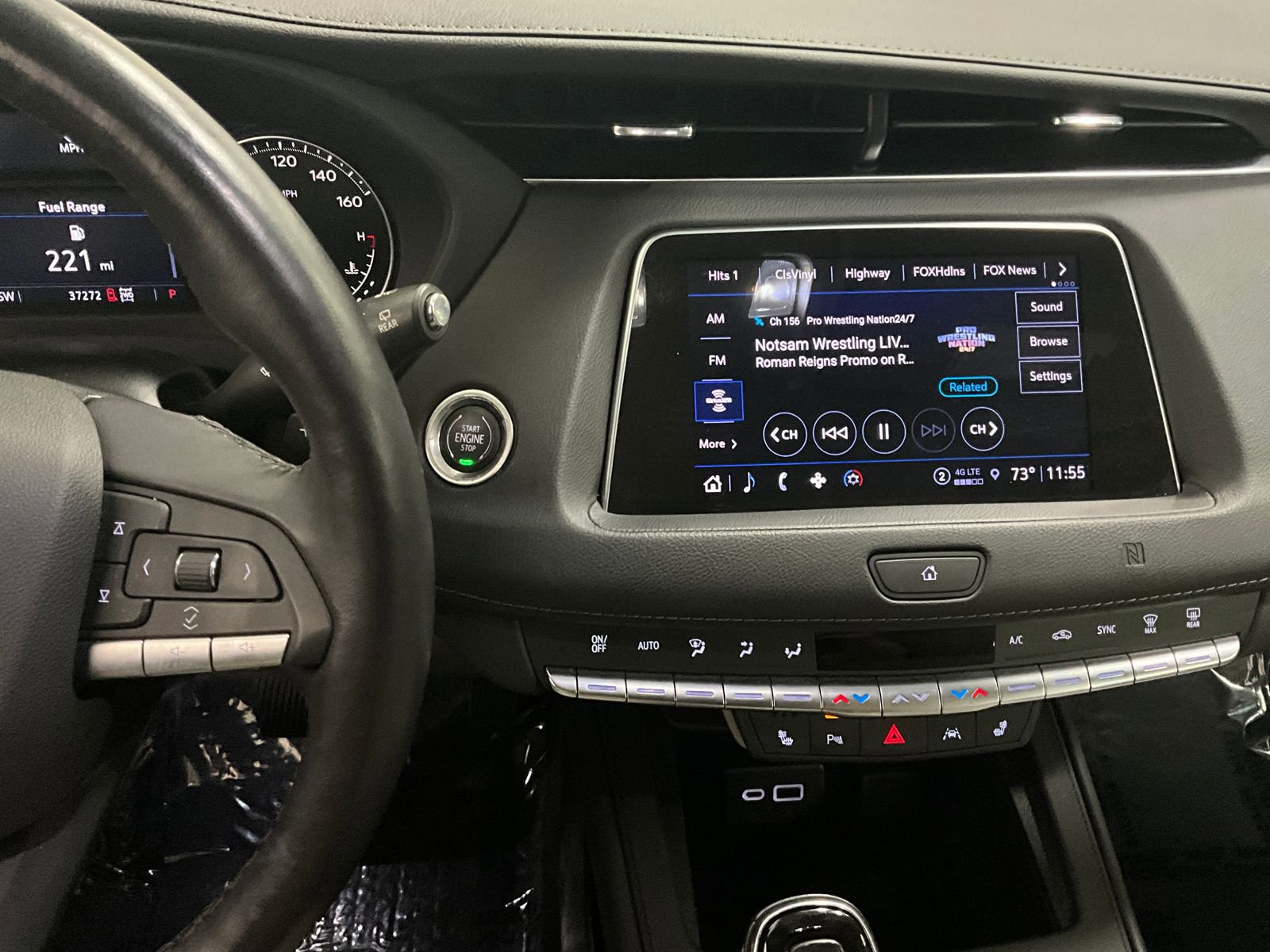Used 2021 Cadillac XT4 Luxury w/ Cold Weather Package AWD/4WD image 7