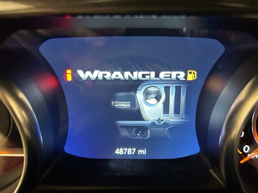 Used 2022 Jeep Wrangler Unlimited Sahara AWD/4WD image 19
