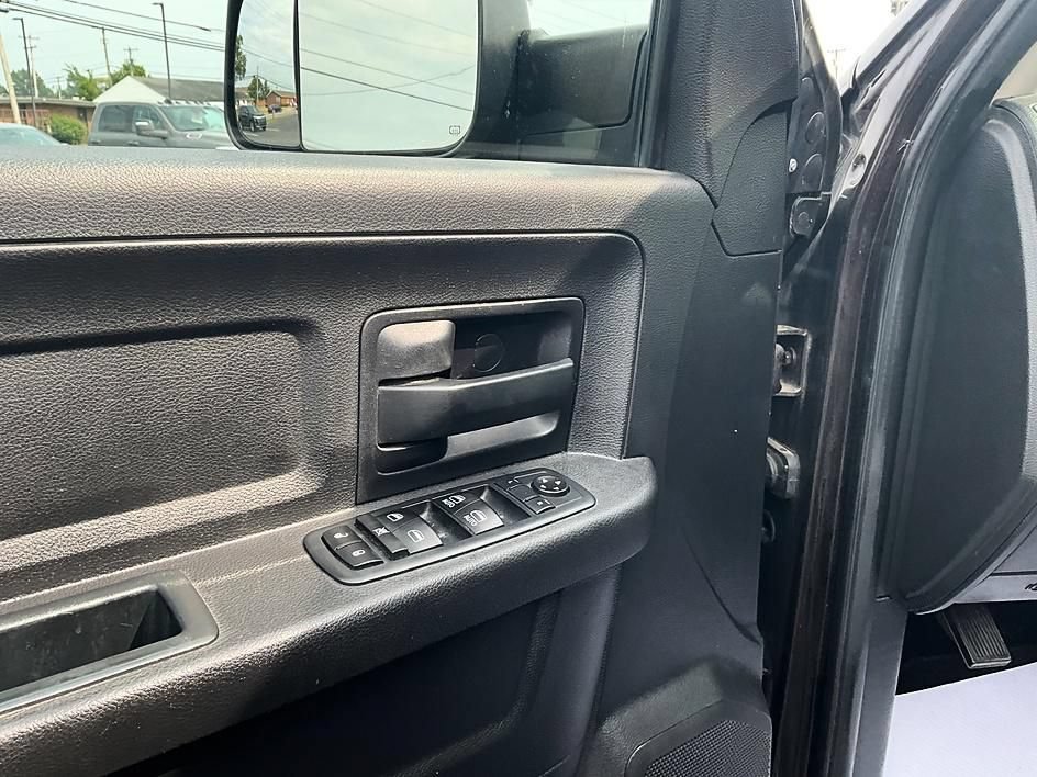 Used 2017 RAM 2500 Tradesman w/ Chrome Appearance Group AWD/4WD image 13