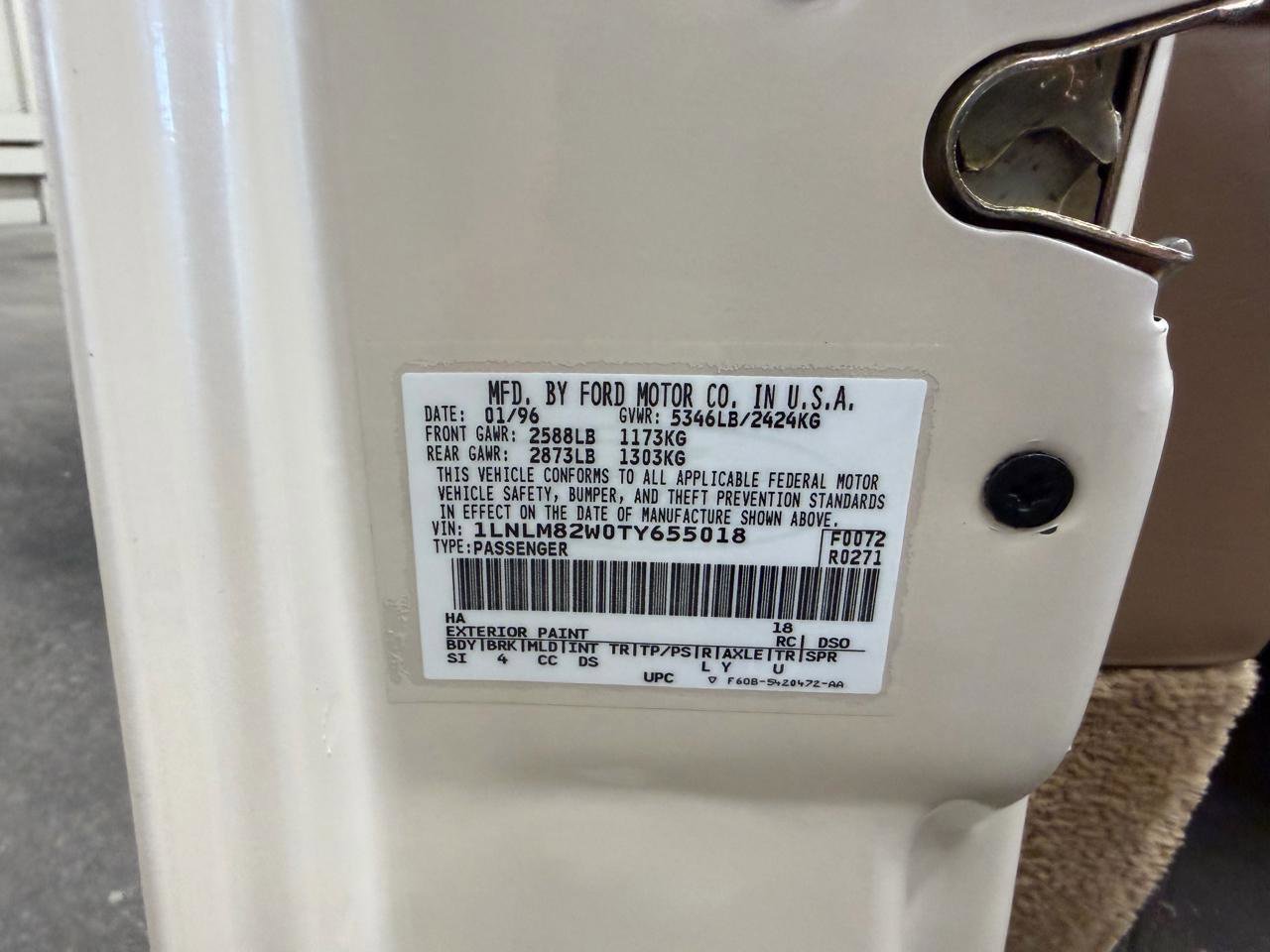 Used 1996 Lincoln Town Car Signature image 29