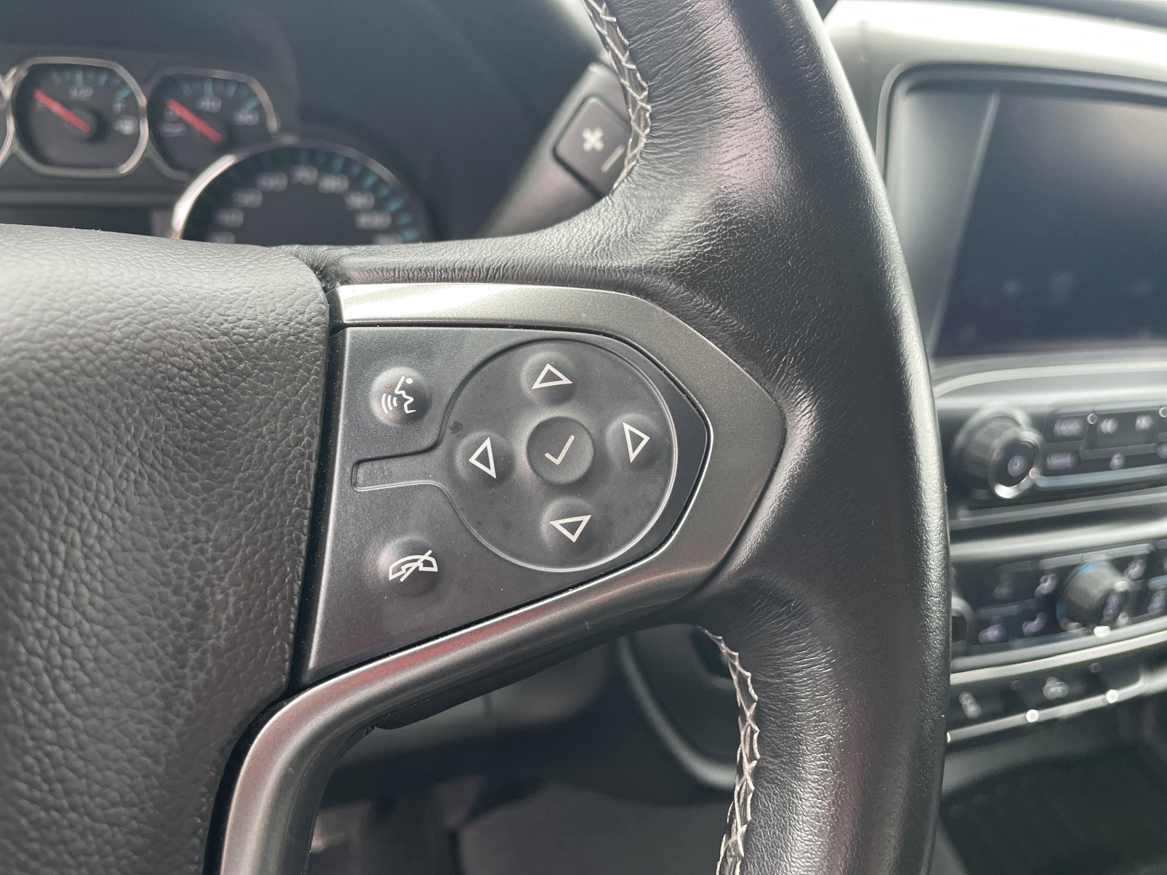 Used 2018 Chevrolet Silverado 1500 LT w/ All Star Edition image 30