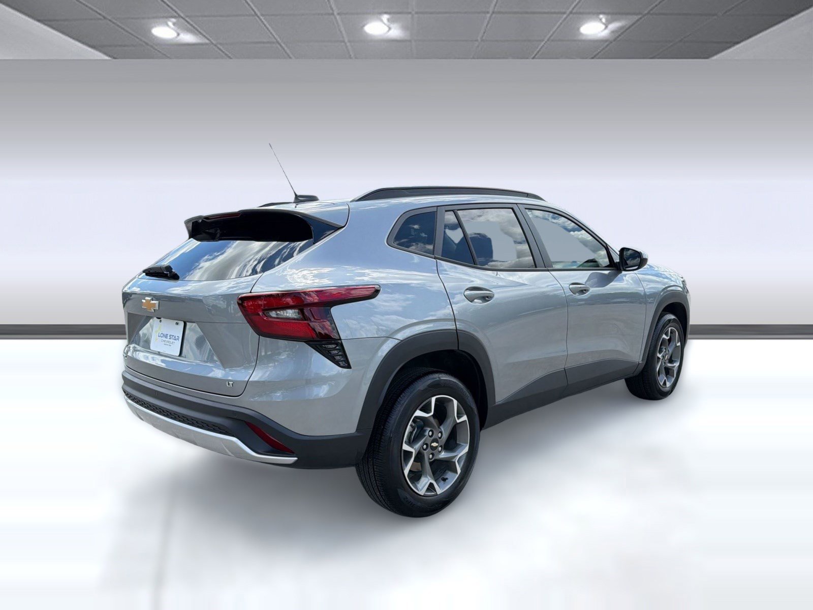 Certified 2025 Chevrolet Trax LT w/ Driver Confidence Package image 9