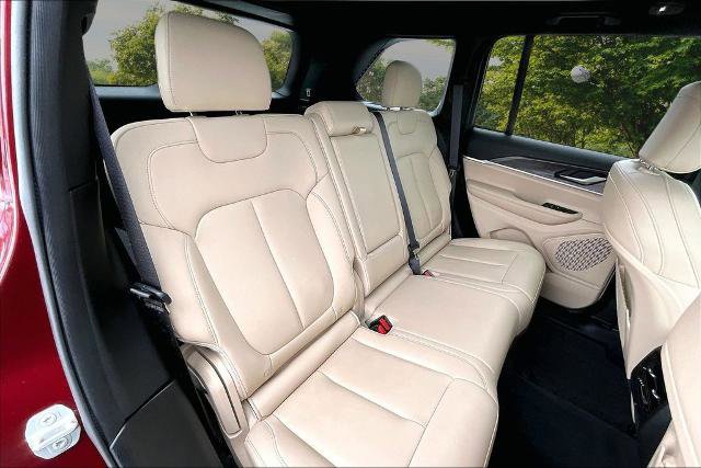 Used 2024 Jeep Grand Cherokee Limited AWD/4WD image 26