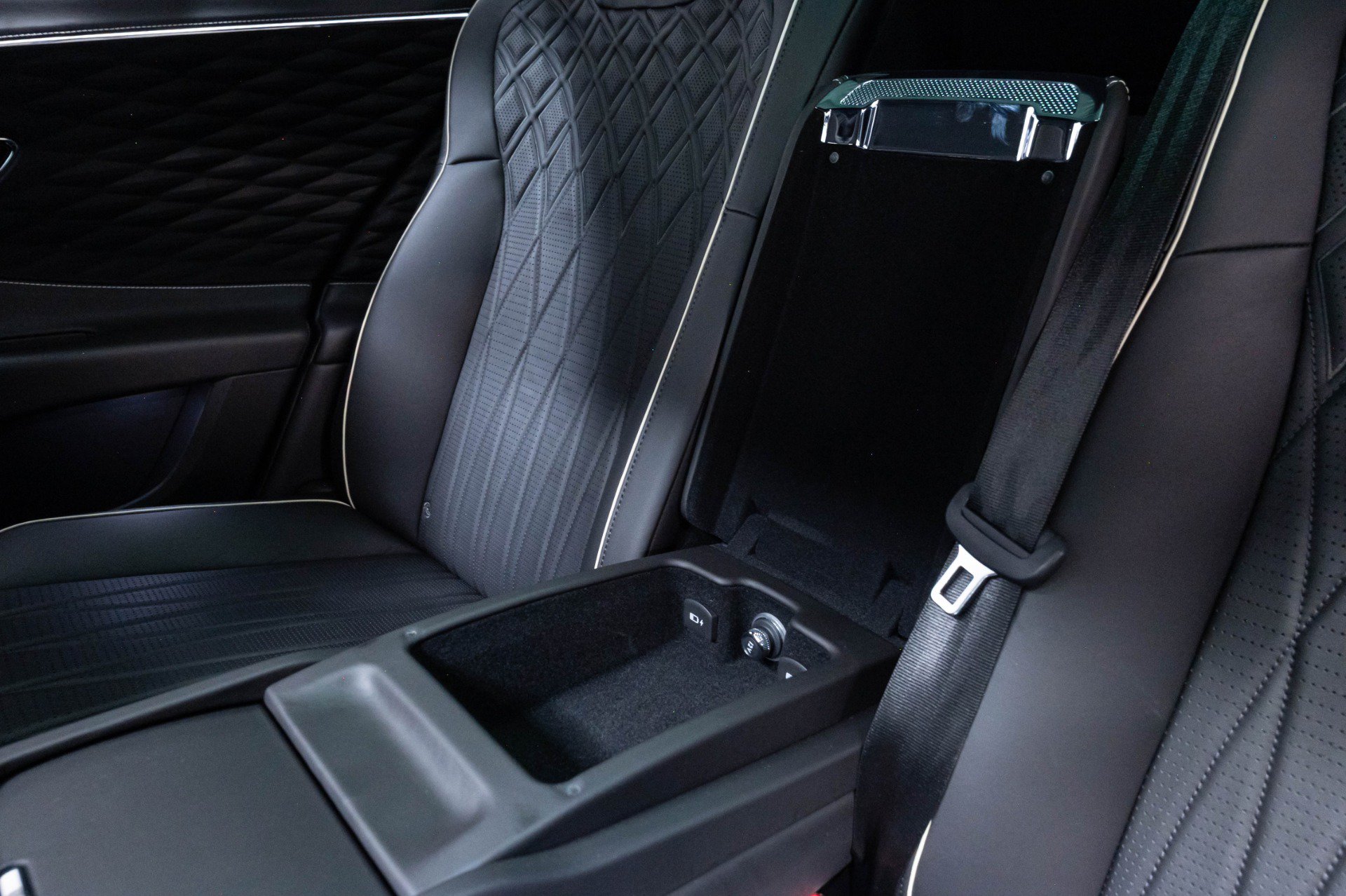 Used 2020 Bentley Flying Spur W12 AWD/4WD image 35