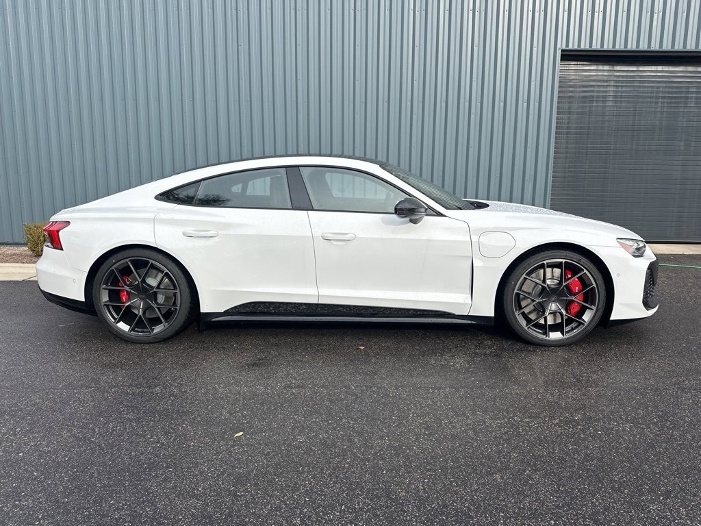 New 2026 Audi RS e-tron GT performance image 11