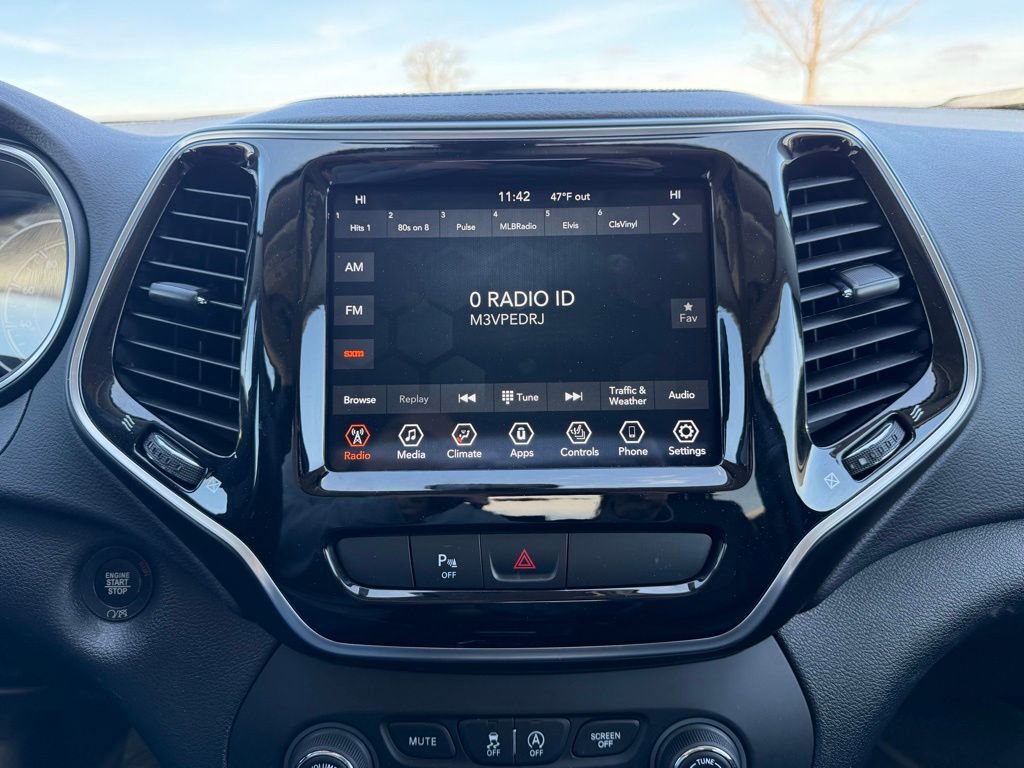 Used 2020 Jeep Cherokee Limited image 6