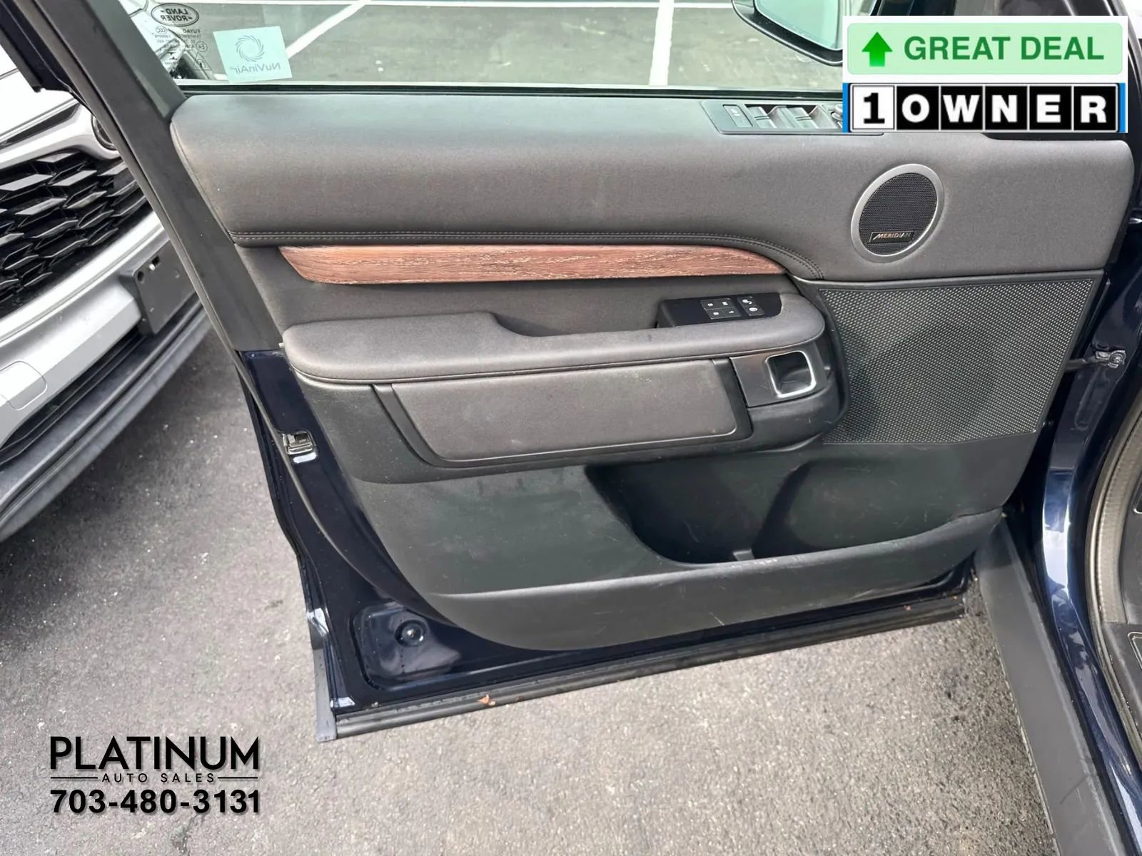 Used 2020 Land Rover Discovery HSE image 17