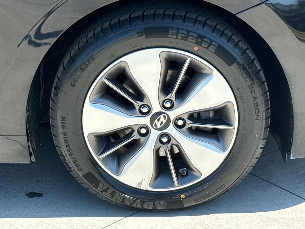 Used 2018 Hyundai Ioniq Plug-In Hybrid FWD image 11