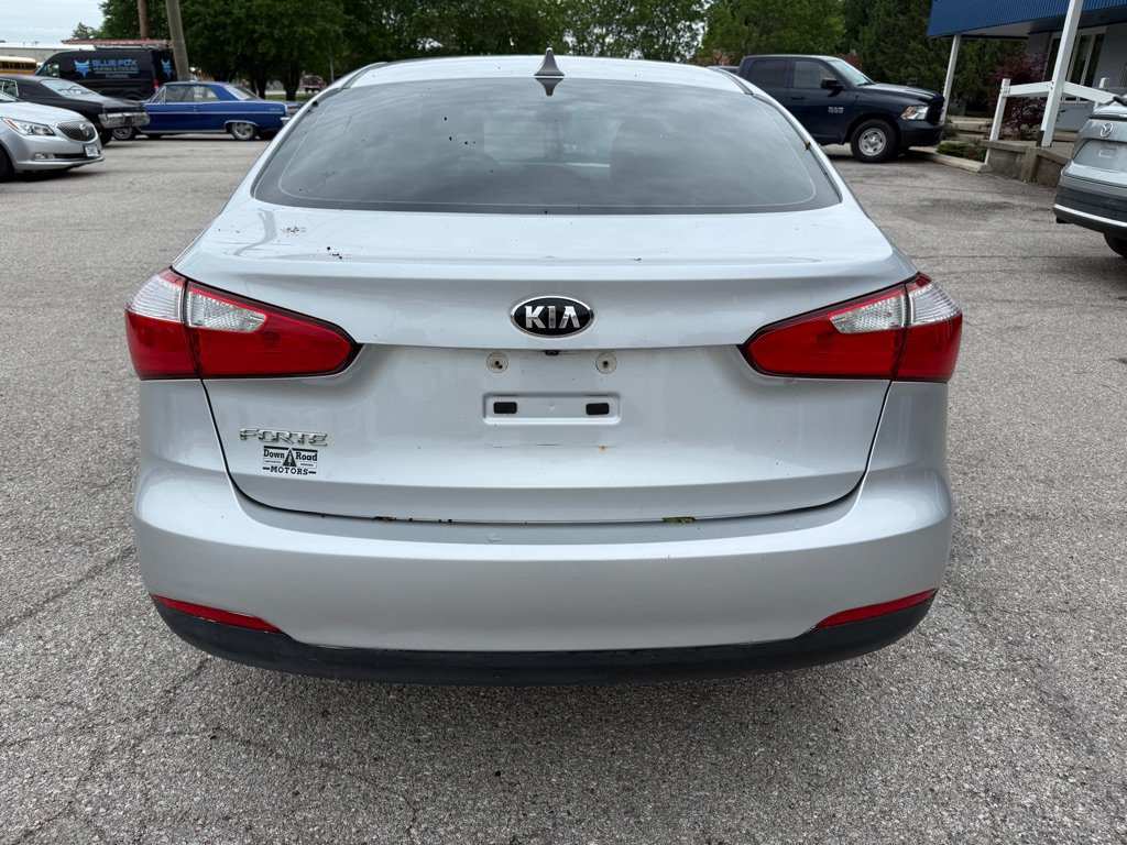 Used 2016 Kia Forte LX w/ LX Popular Package FWD image 4