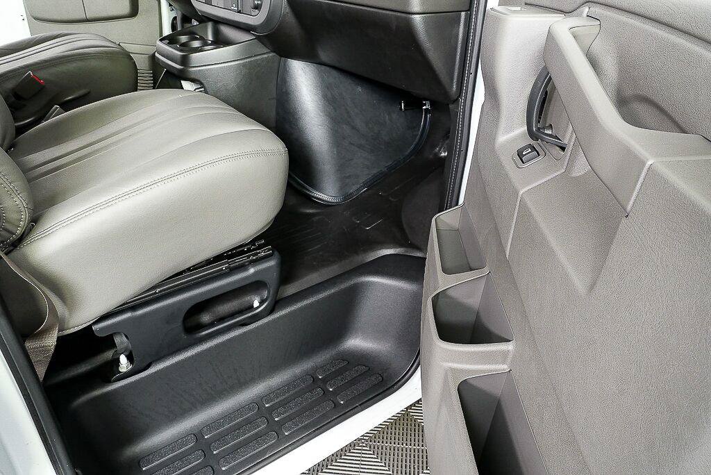 New 2025 GMC Savana 2500 w/ Driver Convenience Package RWD image 19