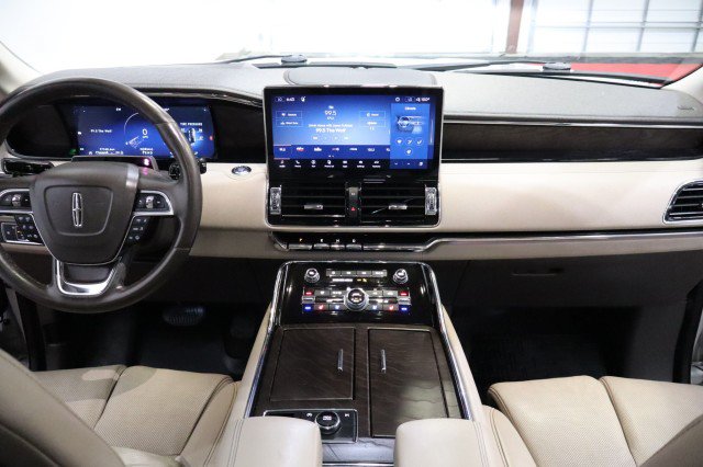 Used 2022 Lincoln Navigator L Reserve RWD image 7