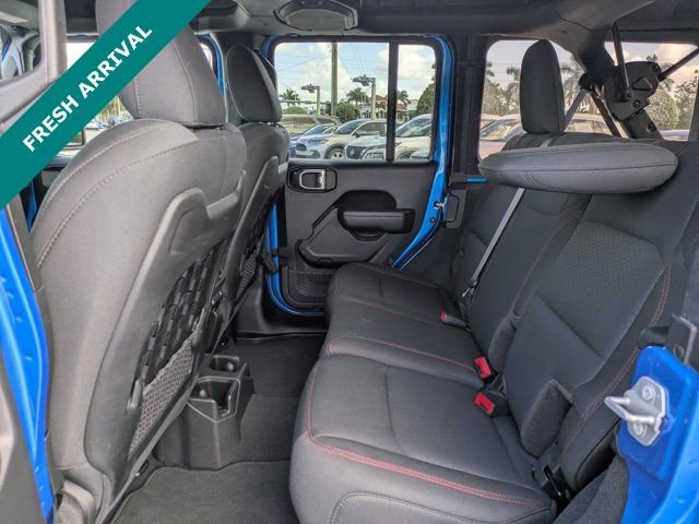 Used 2022 Jeep Wrangler Unlimited Rubicon AWD/4WD image 13