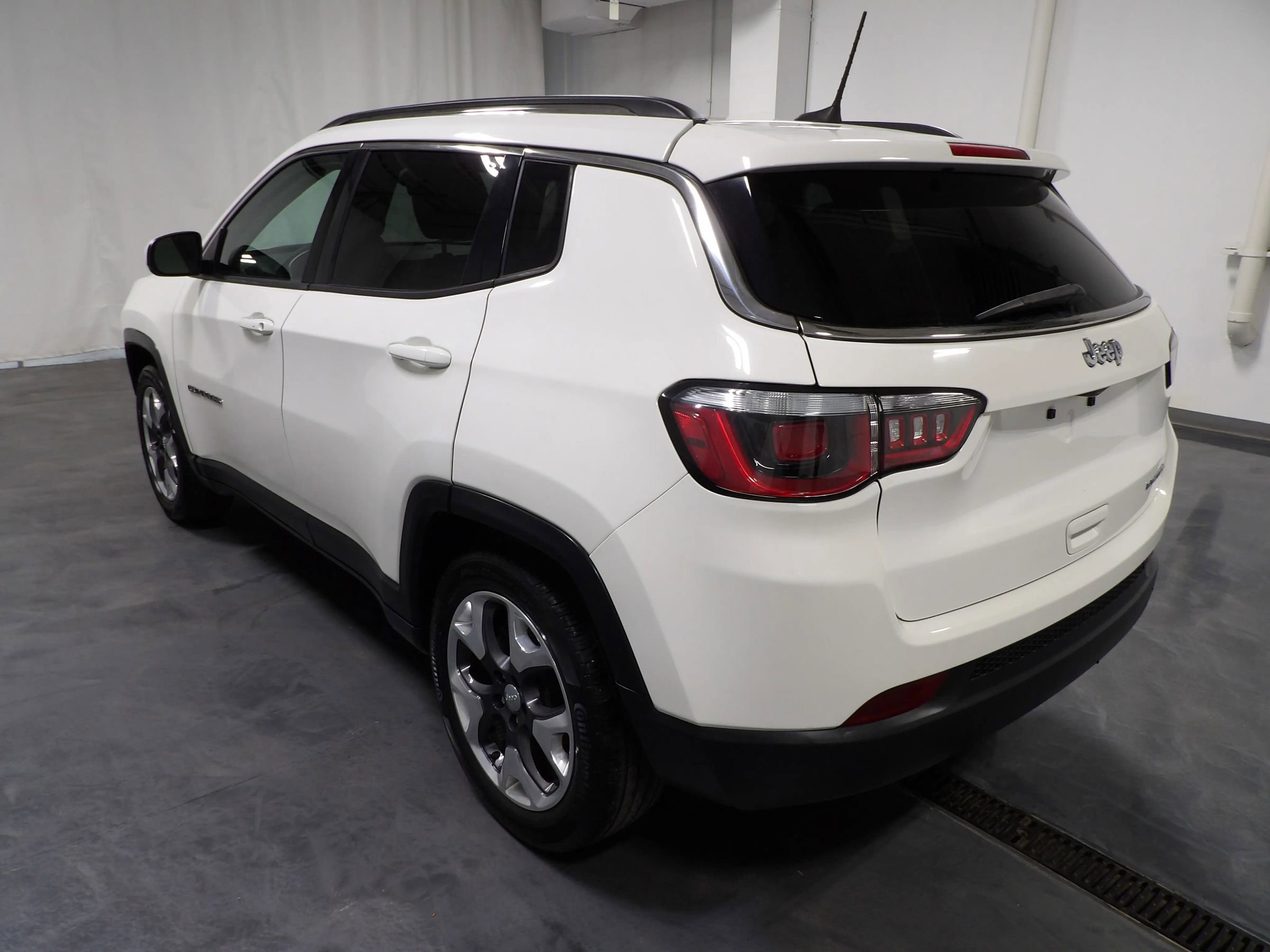 Used 2020 Jeep Compass Limited FWD image 6