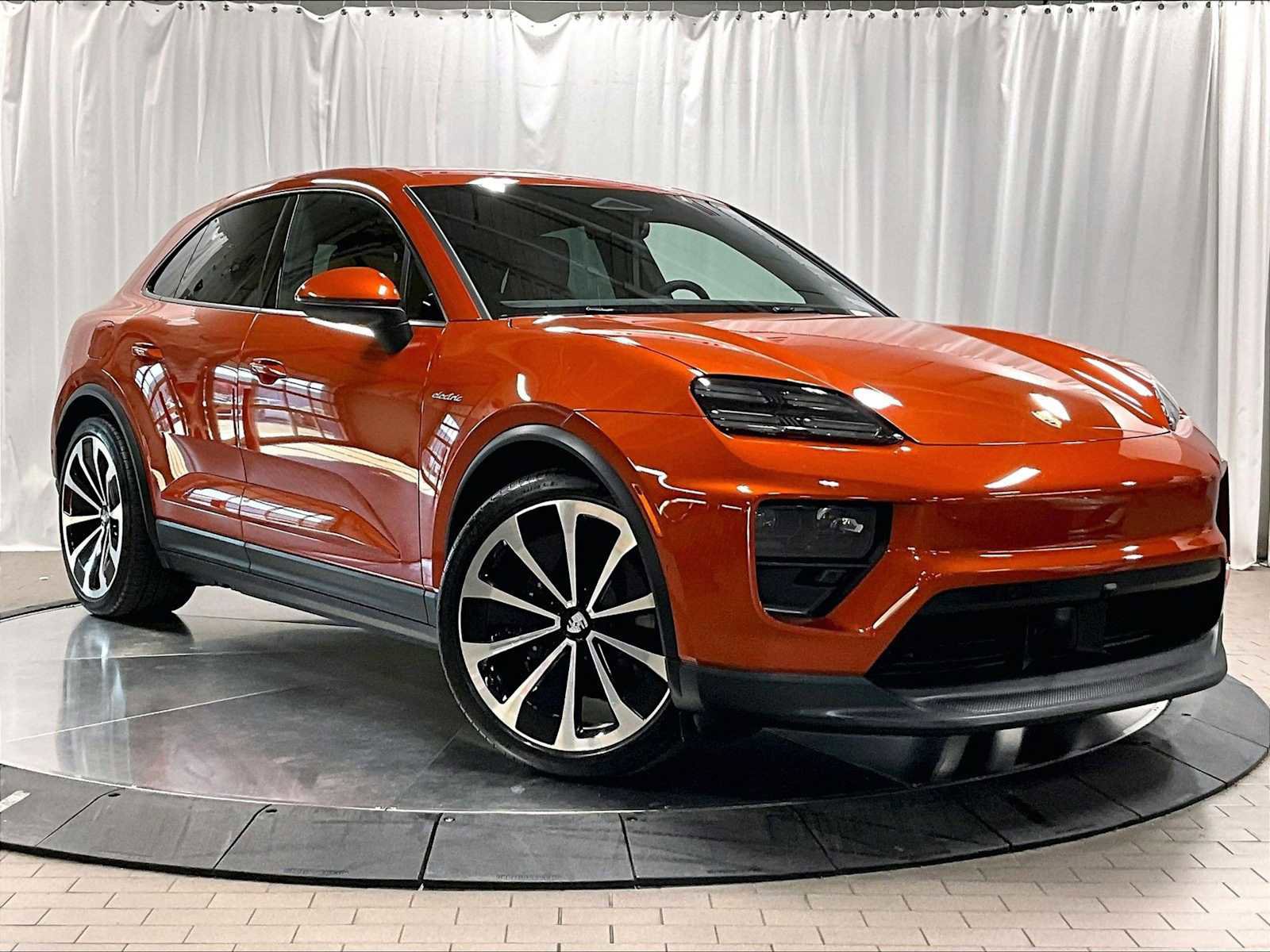 Used 2025 Porsche Macan Electric image 12