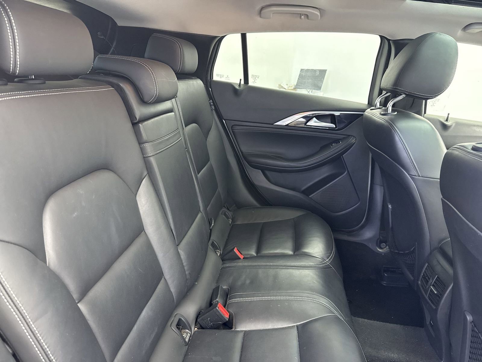 Used 2018 INFINITI QX30 Premium w/ Cargo Package image 38