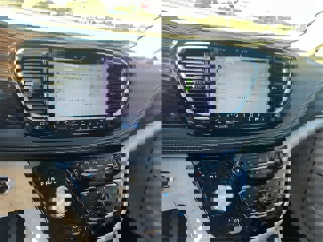 Used 2021 Chrysler Pacifica Limited w/ Uconnect Theater Family Group image 18