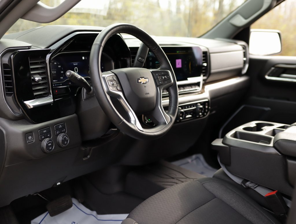 Used 2023 Chevrolet Silverado 1500 LT w/ Protection Package image 9
