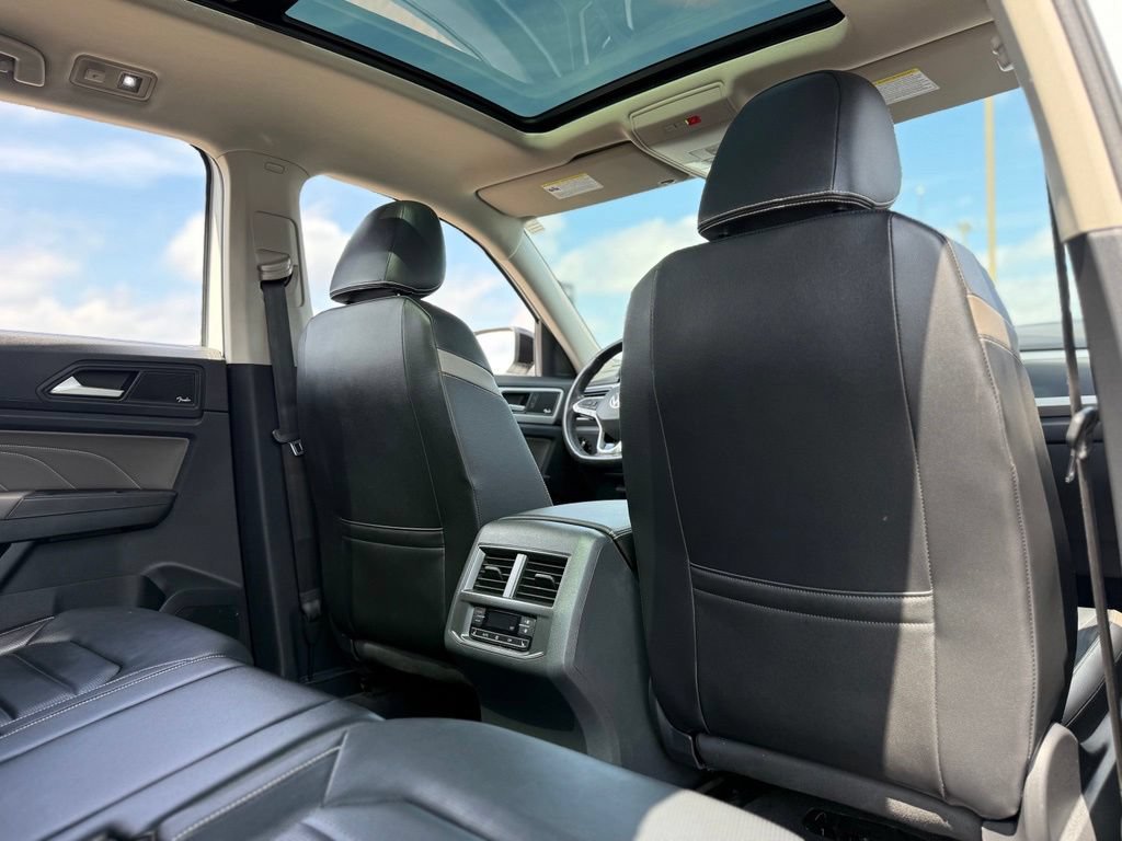 Used 2023 Volkswagen Atlas SEL R-Line AWD/4WD image 18
