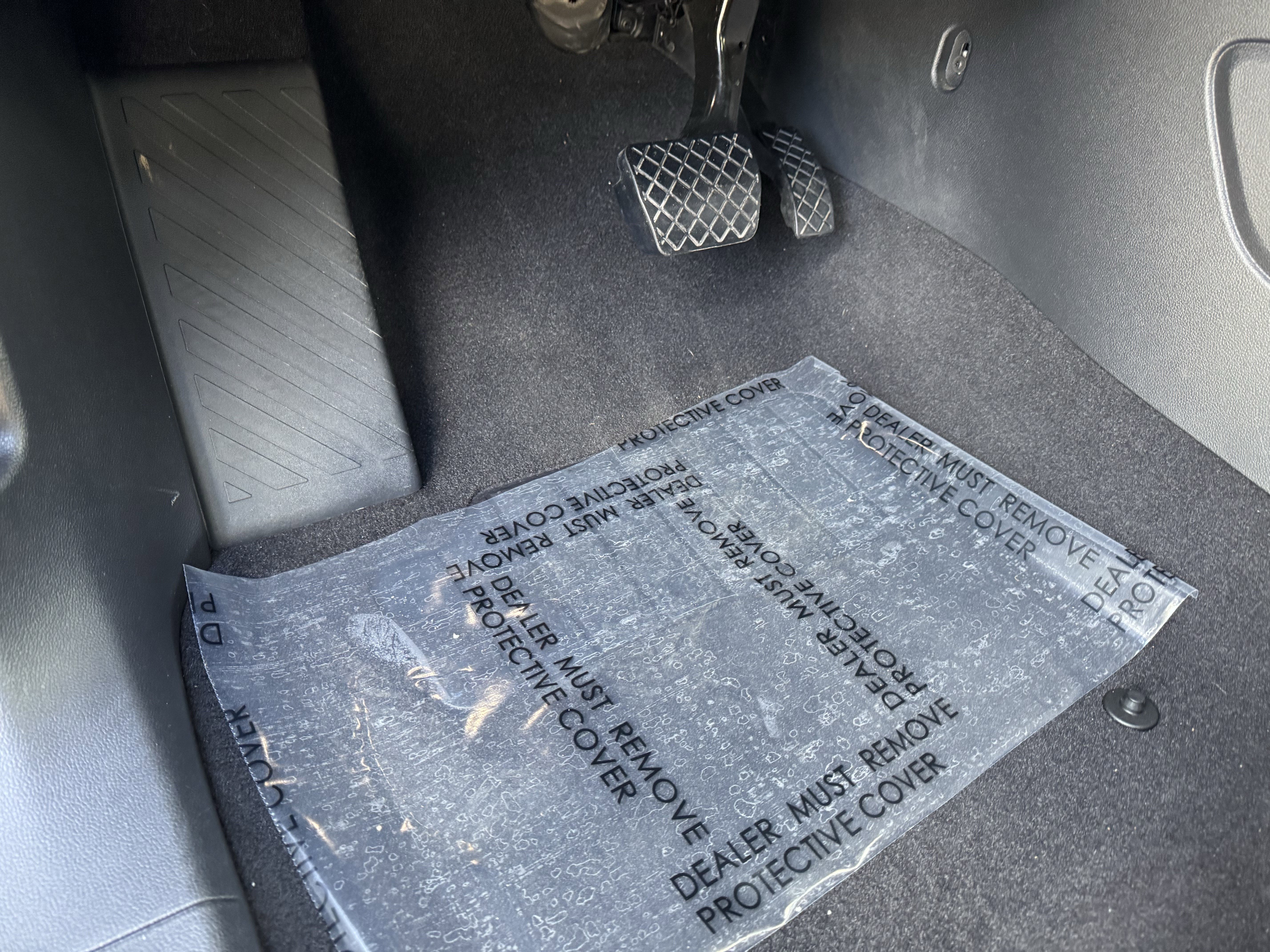 Certified 2023 Volkswagen Atlas Cross Sport SE w/ Black Wheel Package image 19