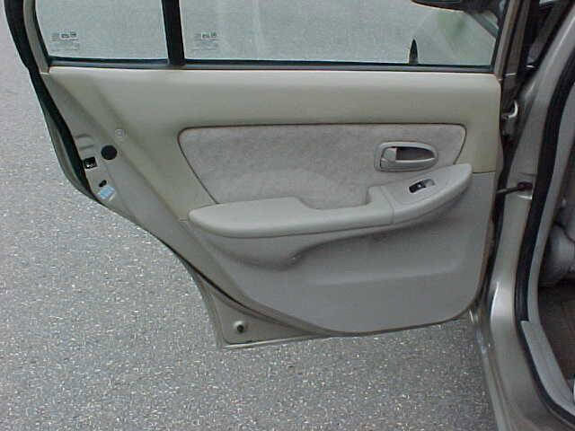 Used 2005 Hyundai Elantra GLS image 14