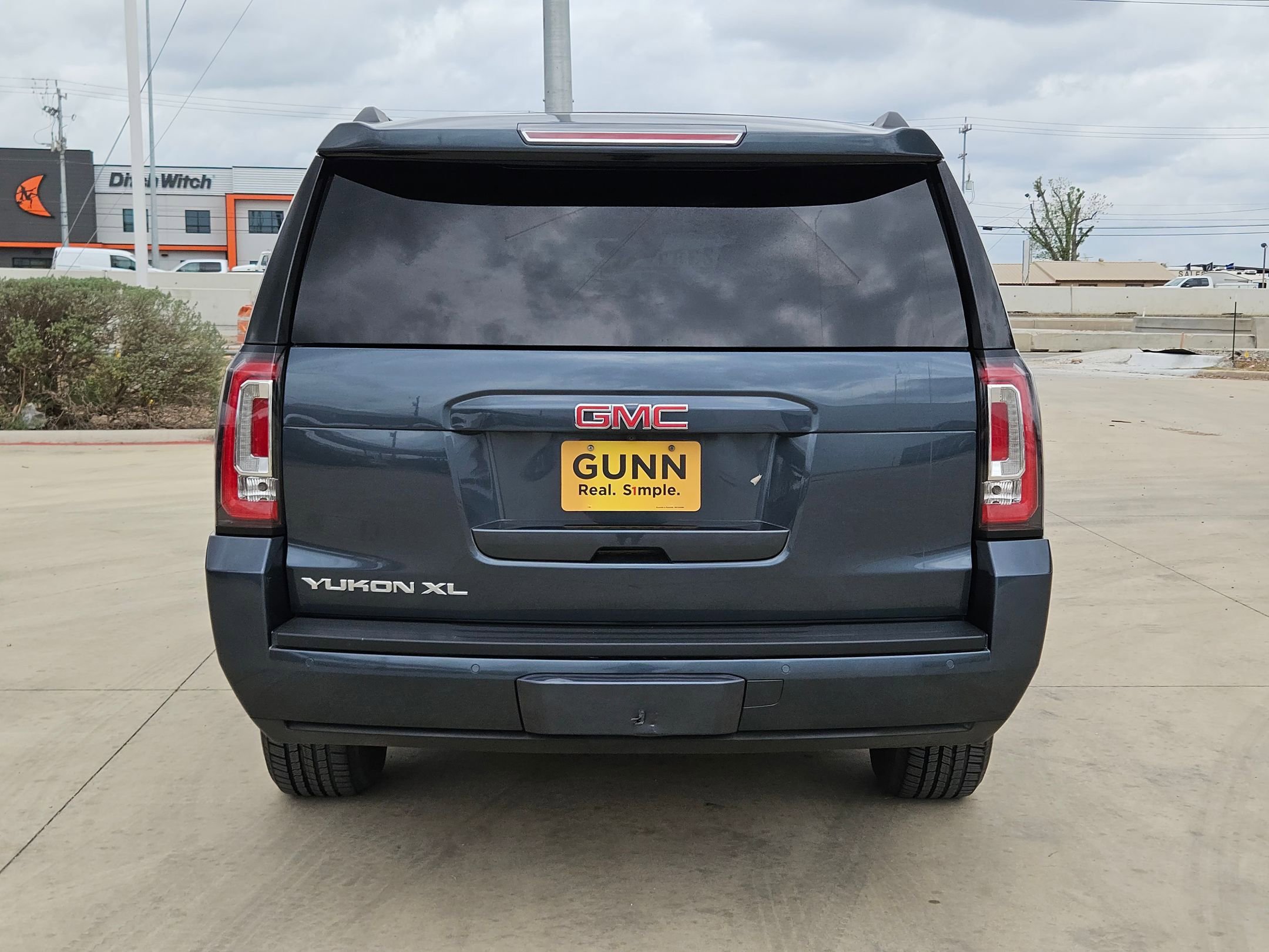 Used 2019 GMC Yukon XL SLT w/ Open Road Package image 4