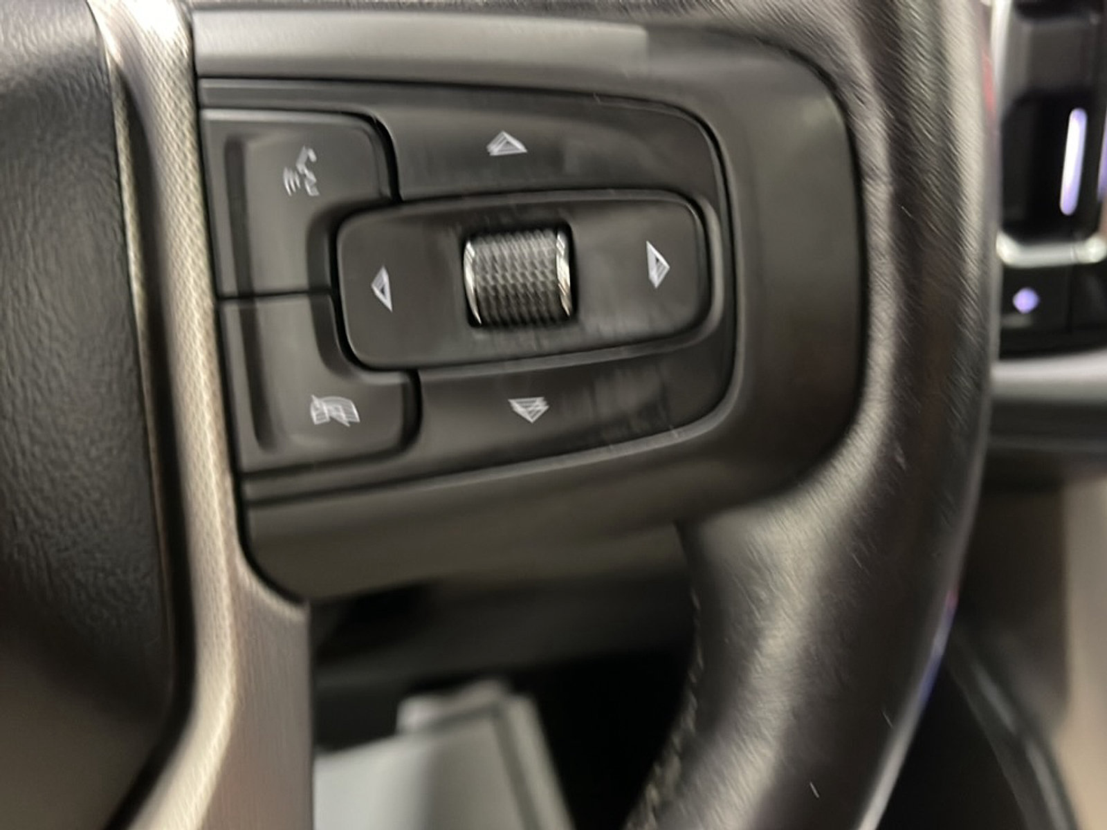 Used 2023 GMC Yukon XL Denali w/ Denali Reserve Package RWD image 7