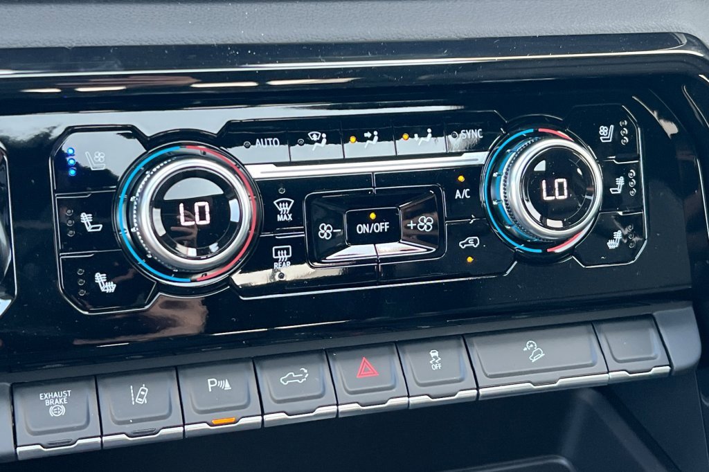 New 2026 GMC Sierra 2500 AT4 w/ AT4 Premium Plus Package image 17