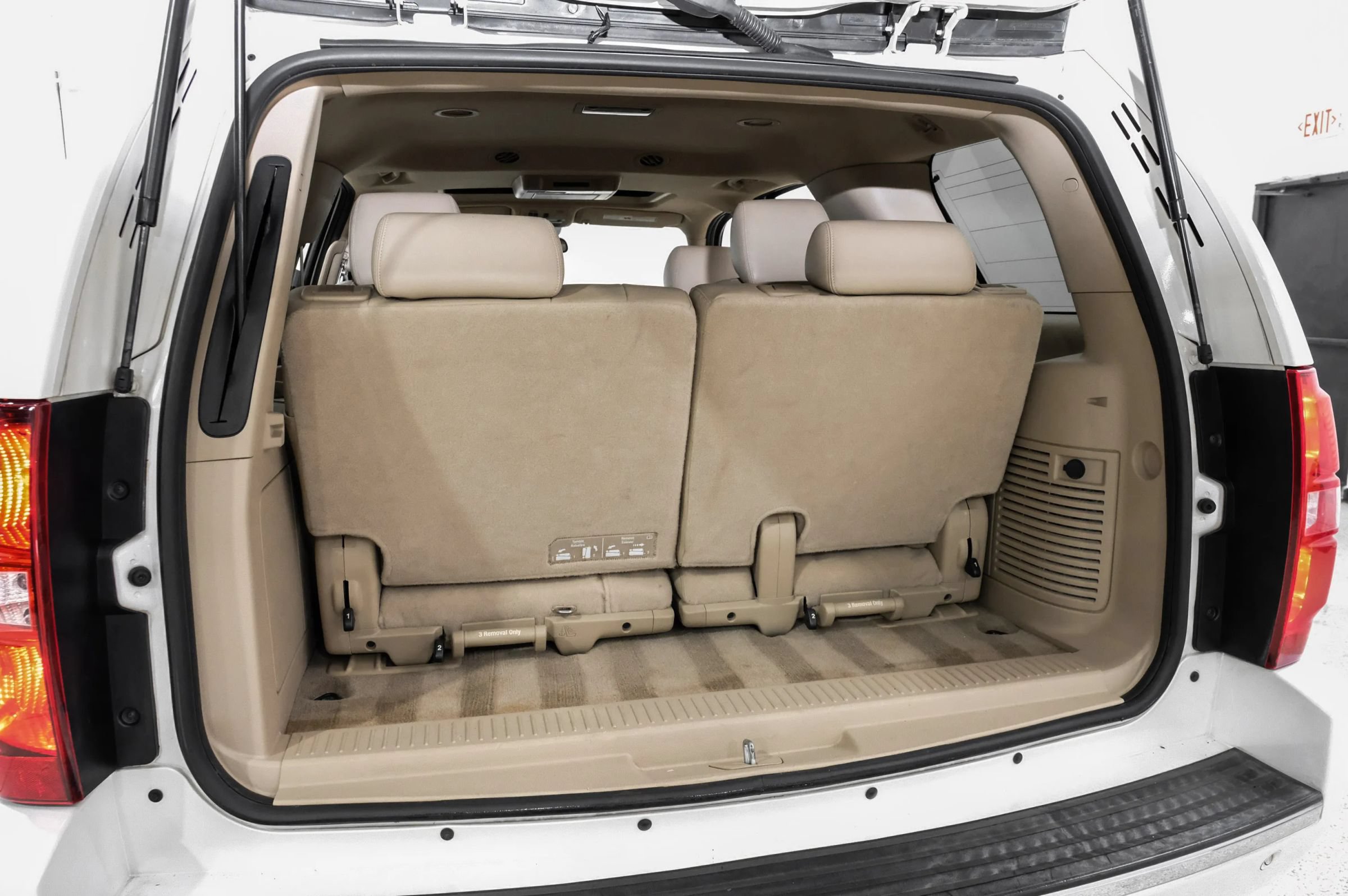 Used 2013 Chevrolet Tahoe LTZ RWD image 56