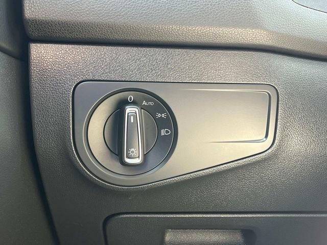 Used 2023 Volkswagen Tiguan SE FWD image 37