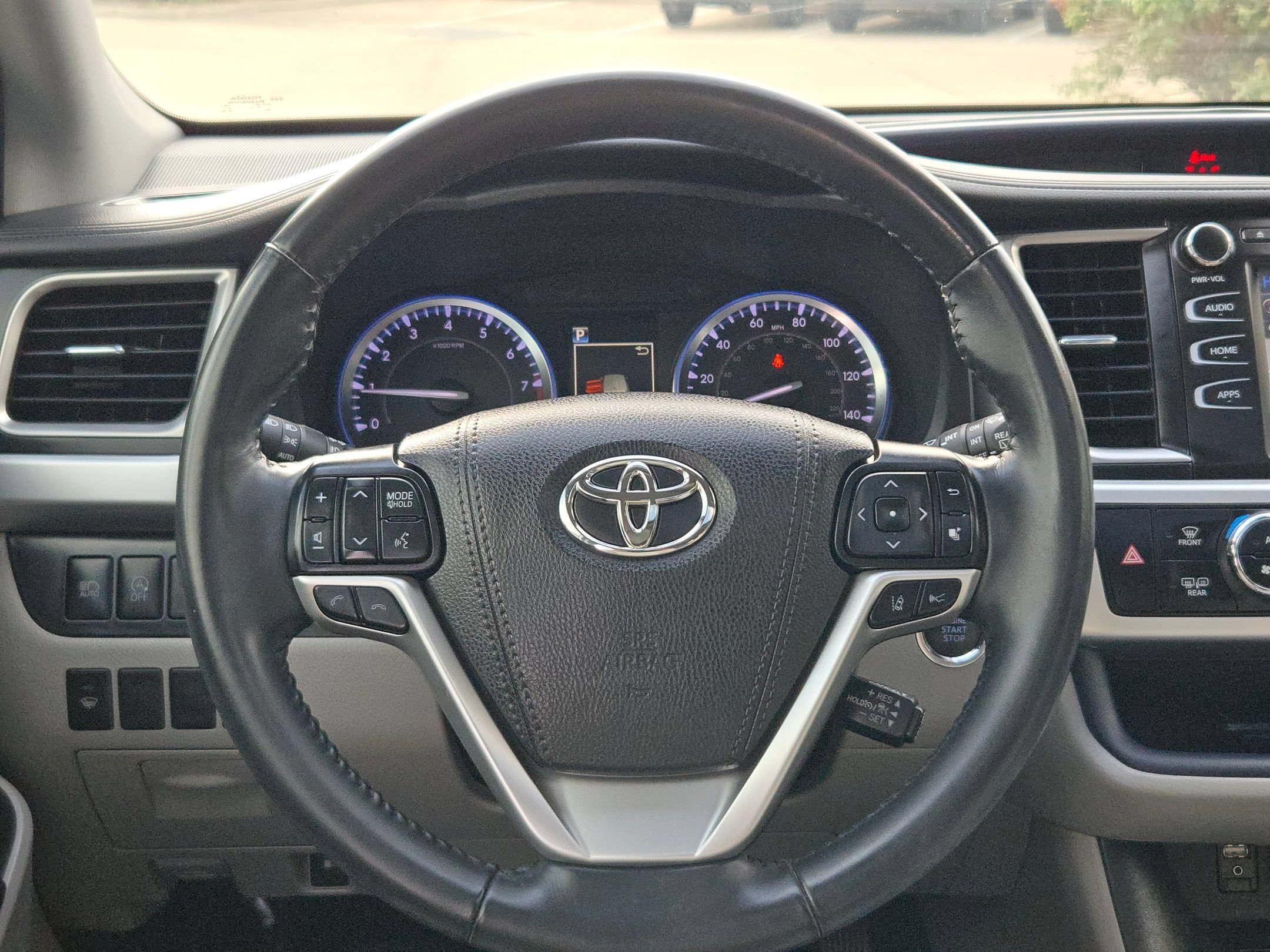 Used 2019 Toyota Highlander XLE FWD image 20
